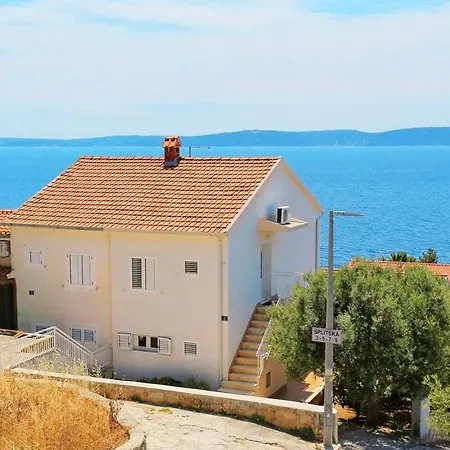Apartman Maja *